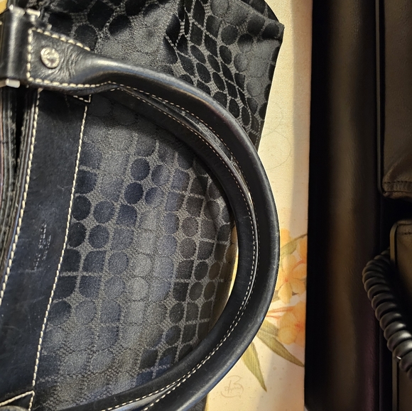 kate spade Noel Dot East West Adjustable Handbag - Picture 6 of 9